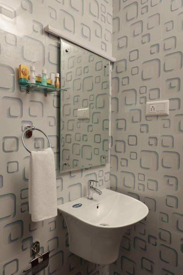 Отель Delano Residency Kaliyal Экстерьер фото